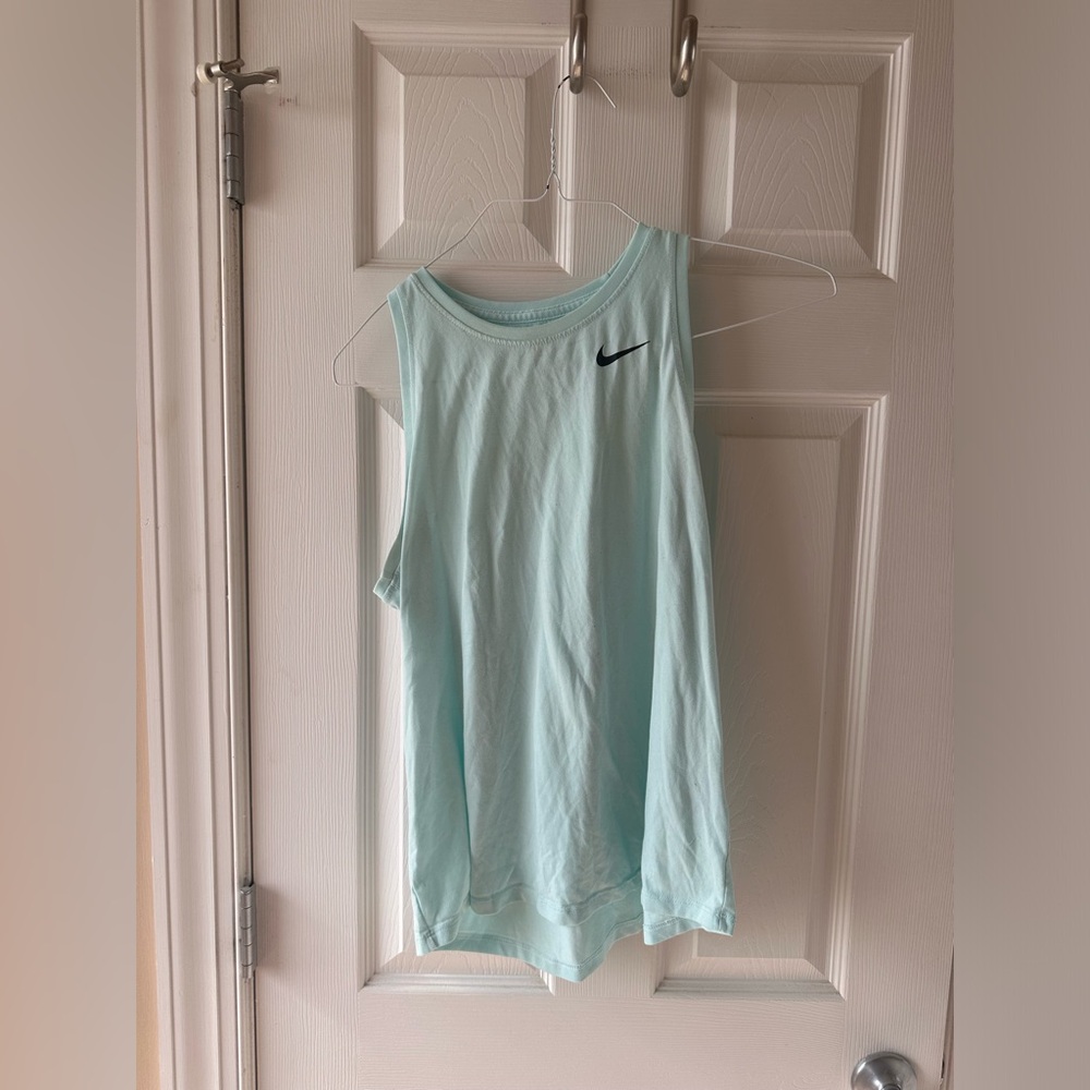 Woman’s nike tank top mint blue size: large